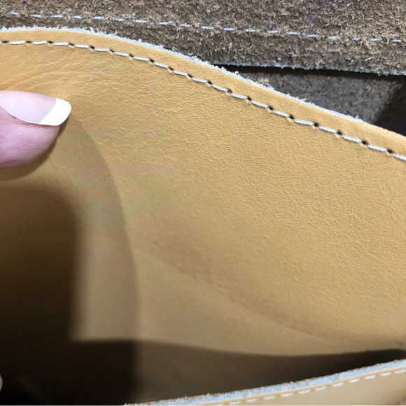 GENUINE LEATHER BY BARGANZA CROSSBODY - Picture 10 of 11